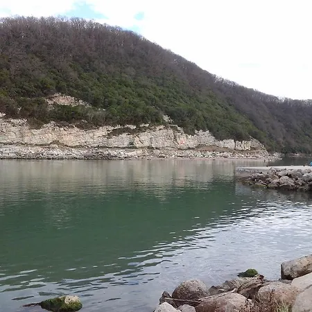 Сasa de vacaciones Vi̇ra Bungalow *